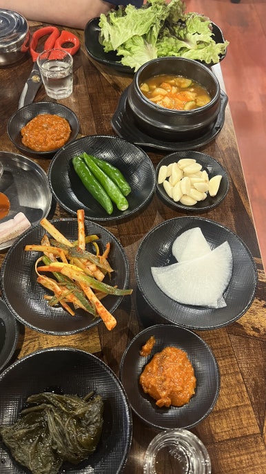 함고집솥뚜껑김치삼겹살 이미지
