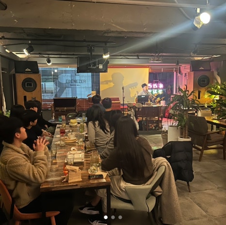 유리곤 하지백 라이브카페 이미지