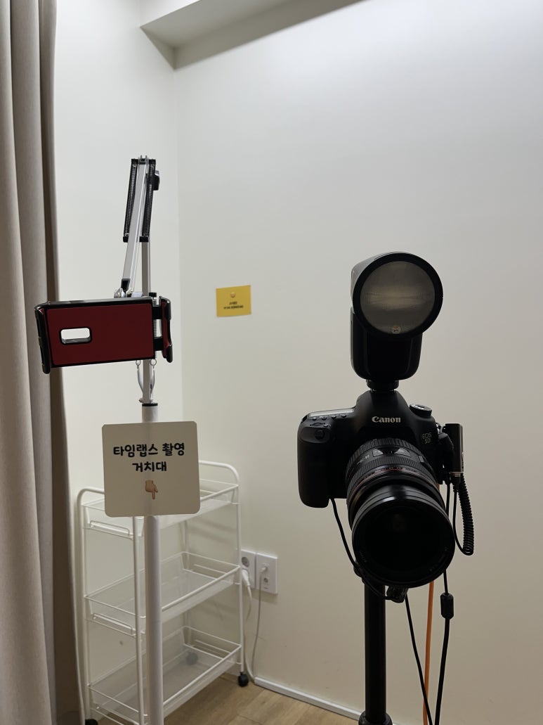 홍대합정셀프사진관데이트코스흑백공간 이미지