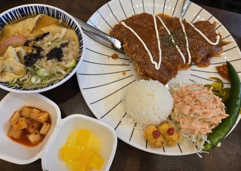 수다경양식돈까스 이미지