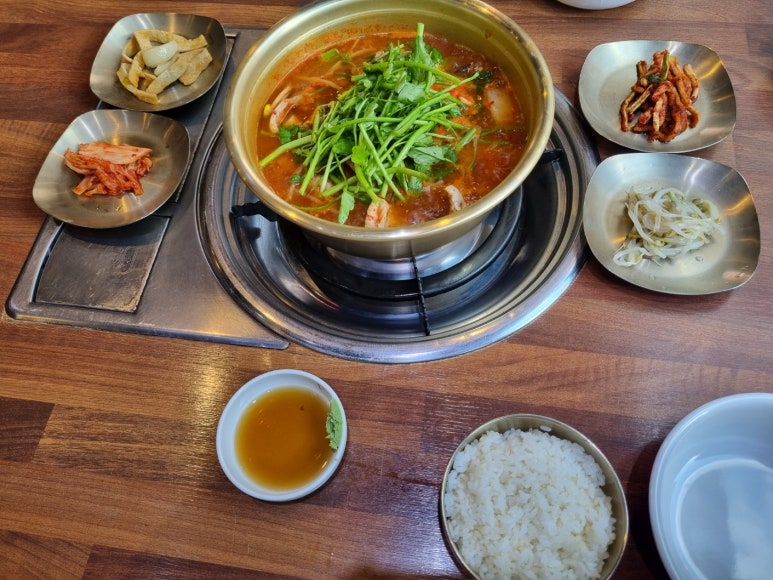 김태연 국민 동태탕 이미지