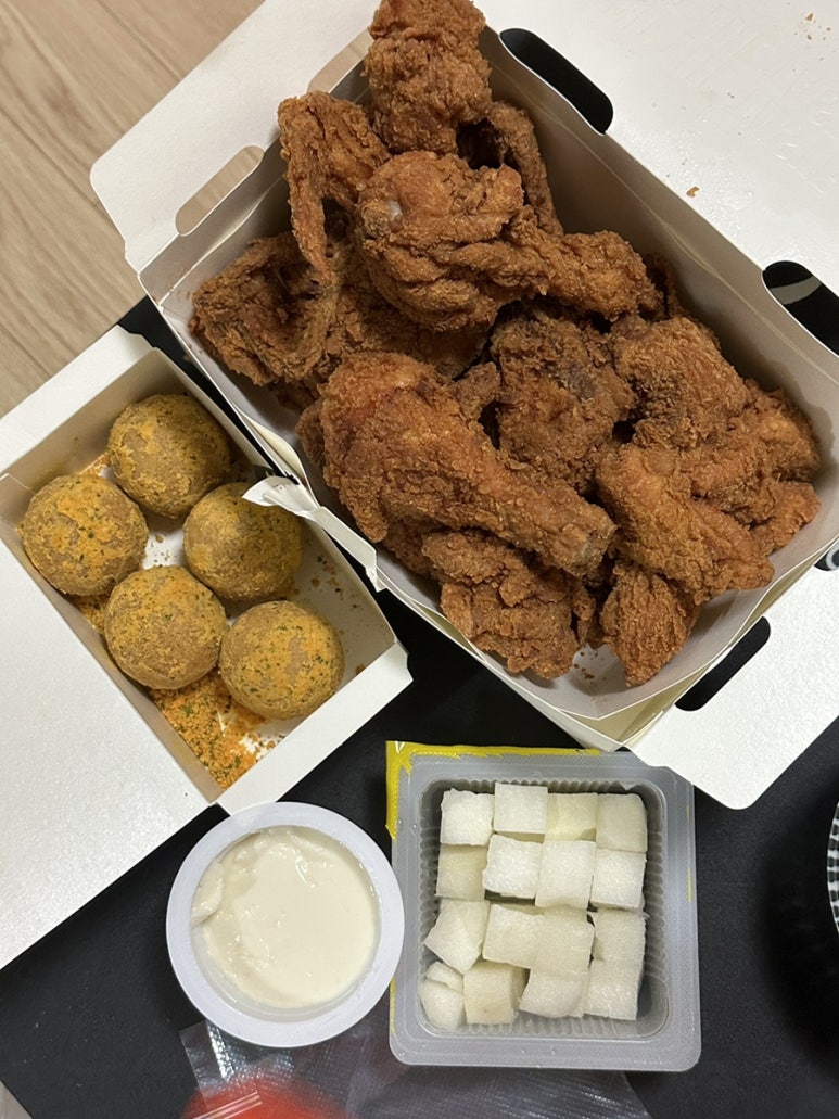 BHC수원만석점 이미지