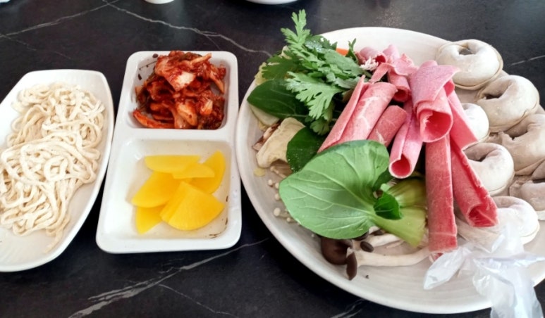 두손개성만두 이미지