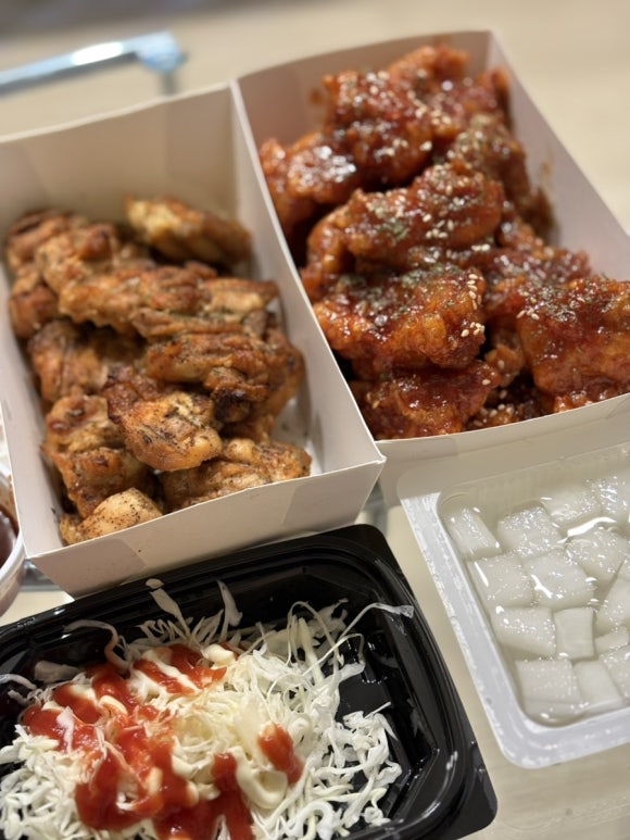 숯양두마리치킨 이미지
