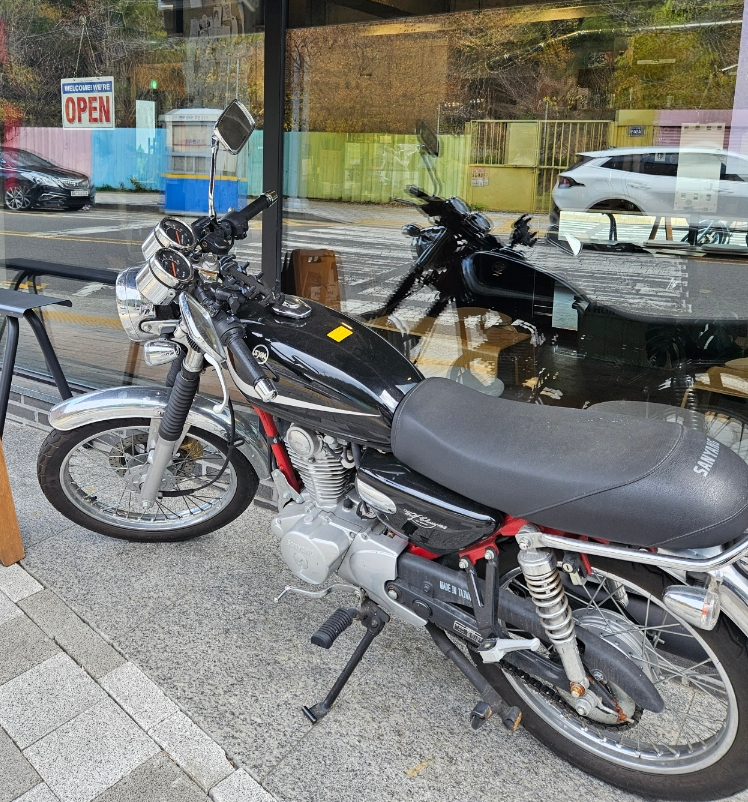 로우로우(llow rrow) 이미지