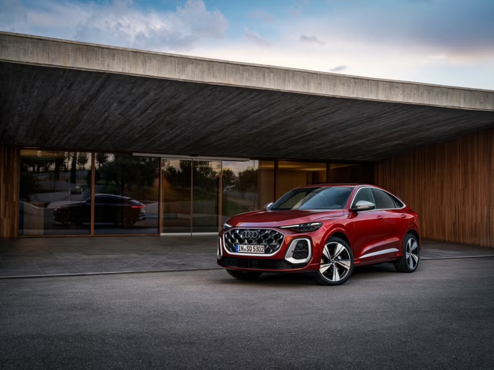 스포트백 쿠페 스타일 SUV 2025 아우디 Q5와 아우디 SQ5 이미지 5