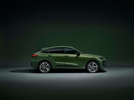 스포트백 쿠페 스타일 SUV 2025 아우디 Q5와 아우디 SQ5 이미지 10