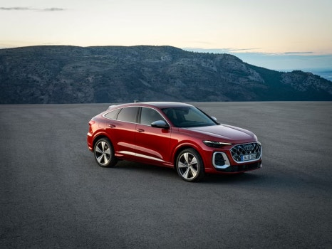 스포트백 쿠페 스타일 SUV 2025 아우디 Q5와 아우디 SQ5 이미지 7
