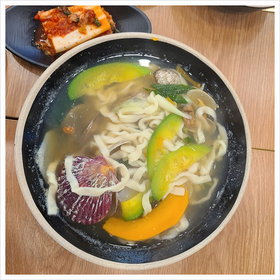 도담칼국수 이미지