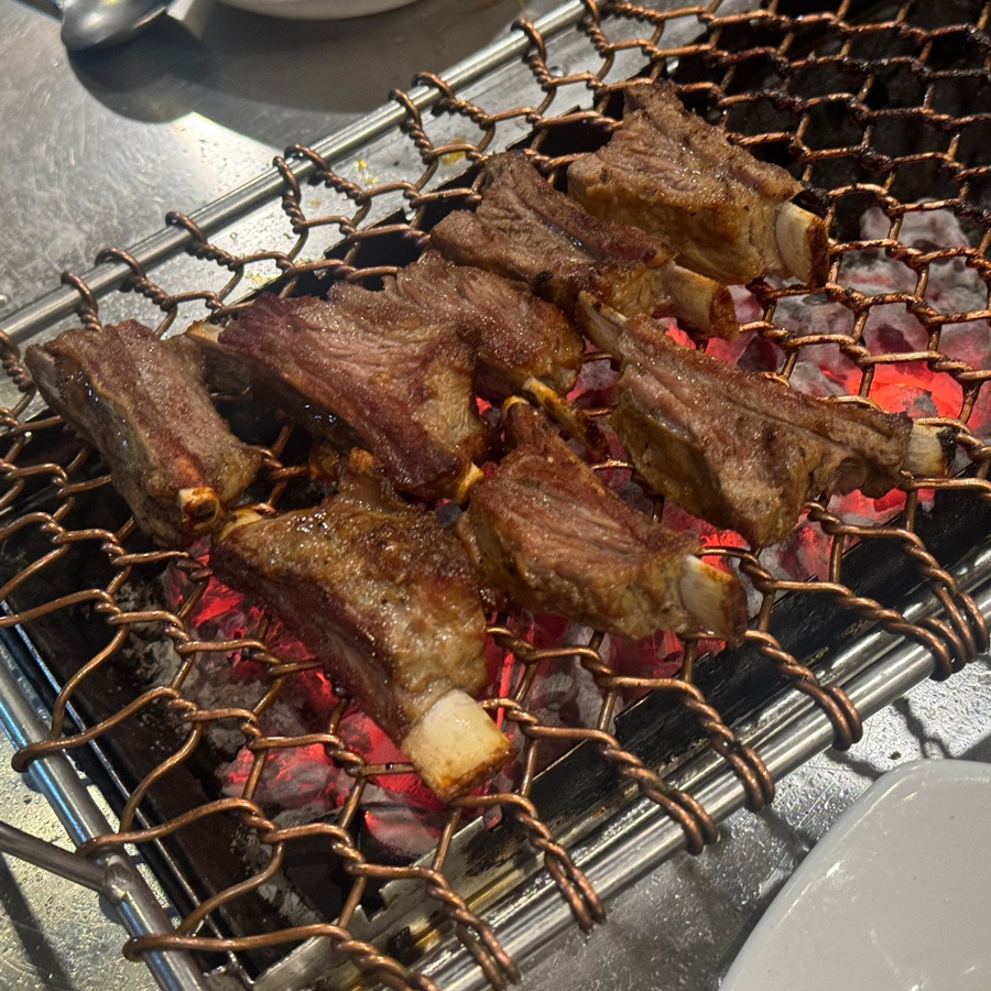 양다리걸쳤네 이미지