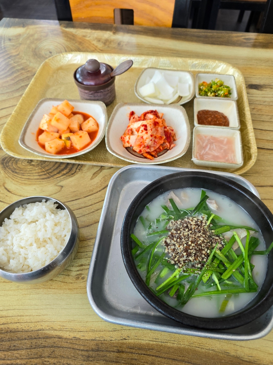 삼거리 사골 순대국 이미지