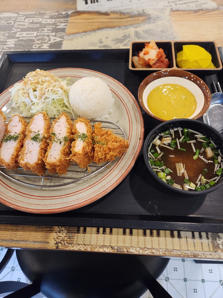 차림돈까스 이미지