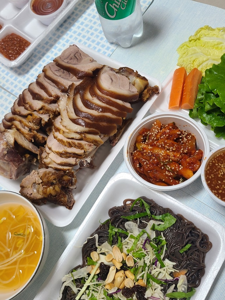 대웅왕족발 이미지