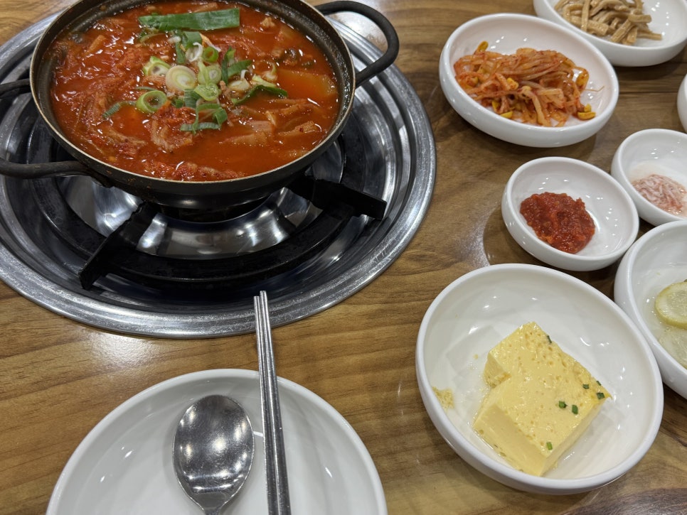 반가네쌈싸먹는김치찌개&삼겹살 이미지