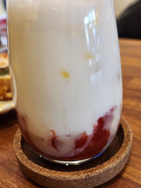 카페온더윤 이미지