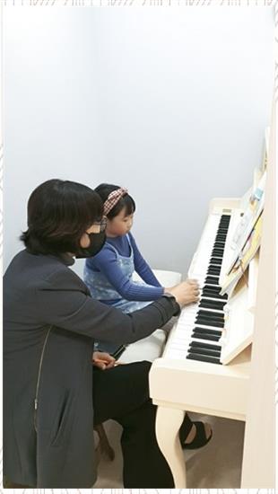 이니히피아노 이미지
