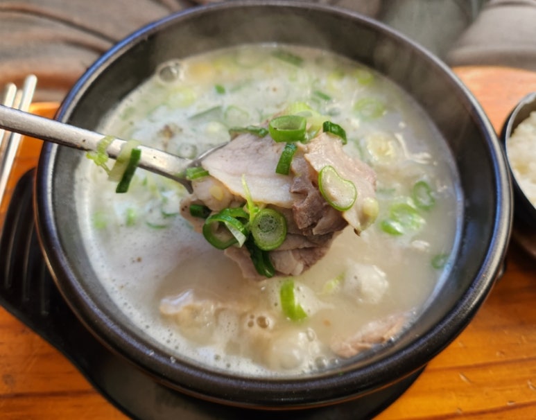 장미돼지국밥 이미지