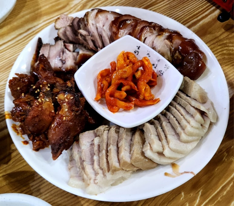우현족발 이미지