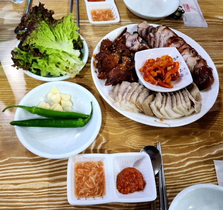 우현족발 이미지