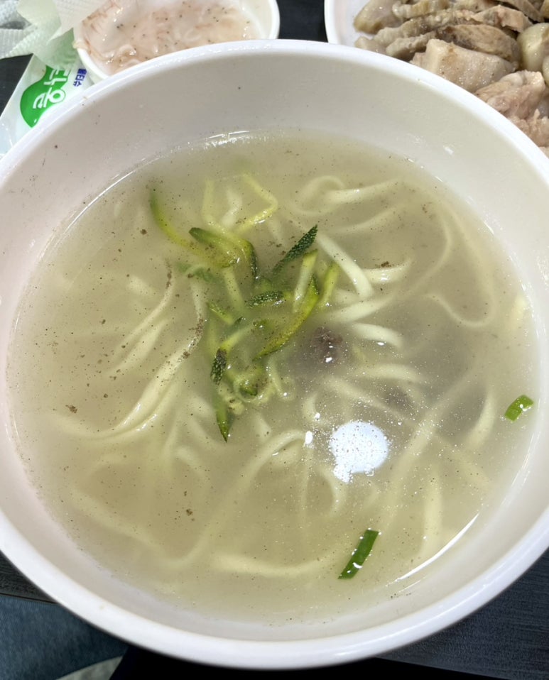 훼미리손칼국수;보쌈 이미지