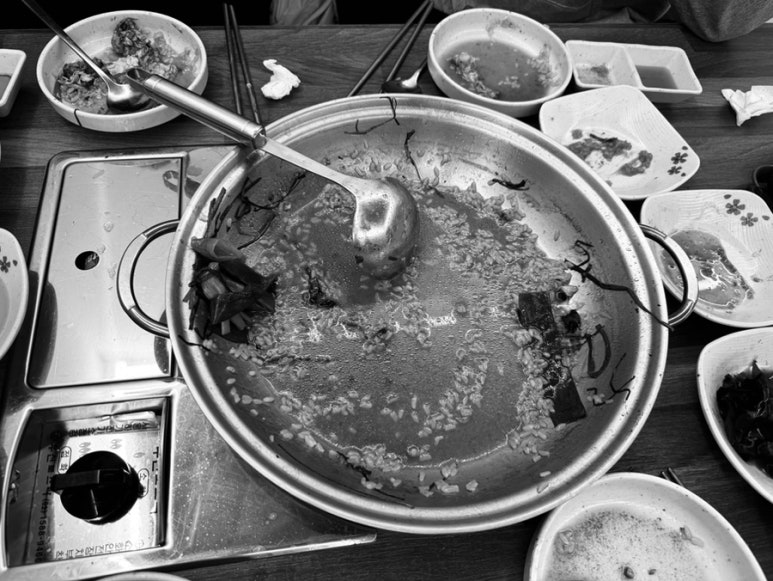 운향능이백숙 이미지