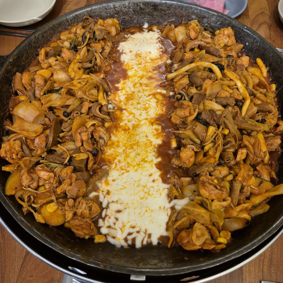 마녀의닭갈비(용봉점) 이미지