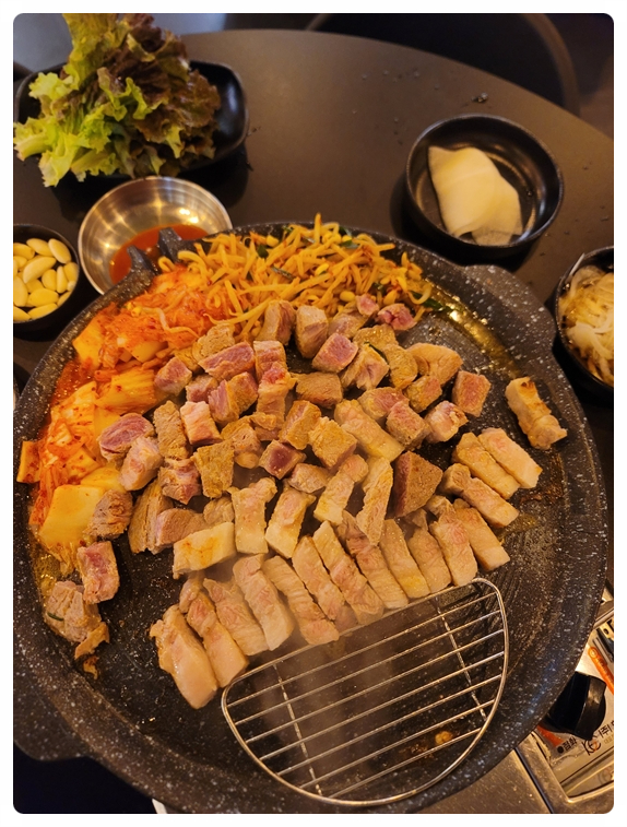 솥뚜껑 이미지