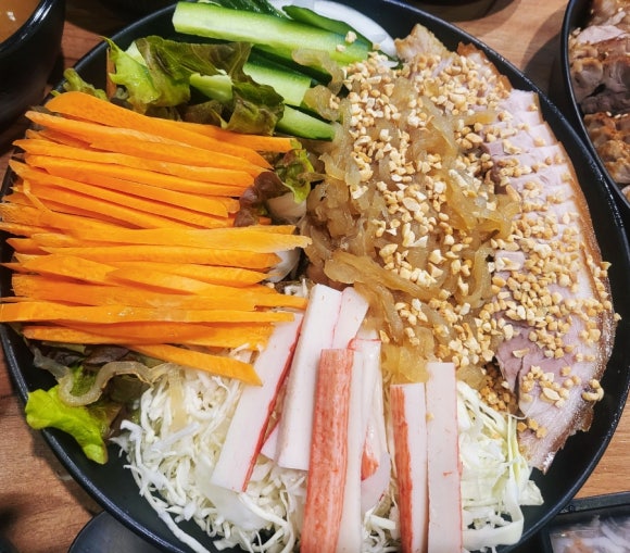 팔사족발 이미지