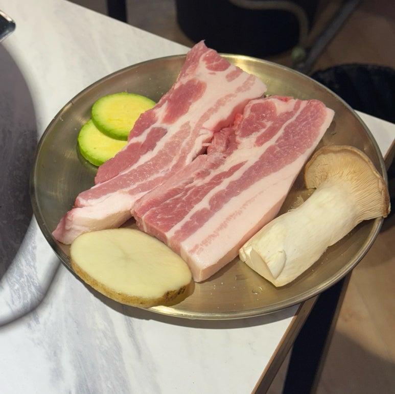 무쇠뚝삼겹은행 이미지