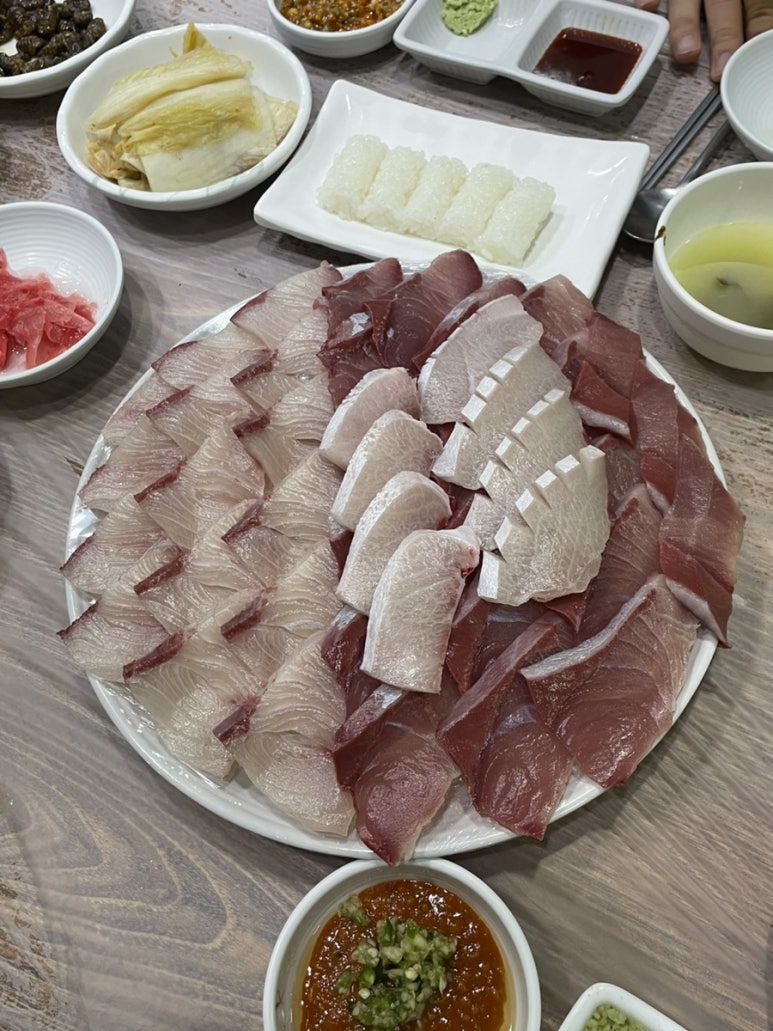 사량도자연산횟집 이미지