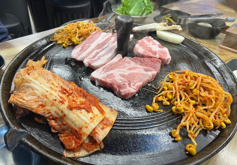 수락골솥뚜껑삼겹살 이미지