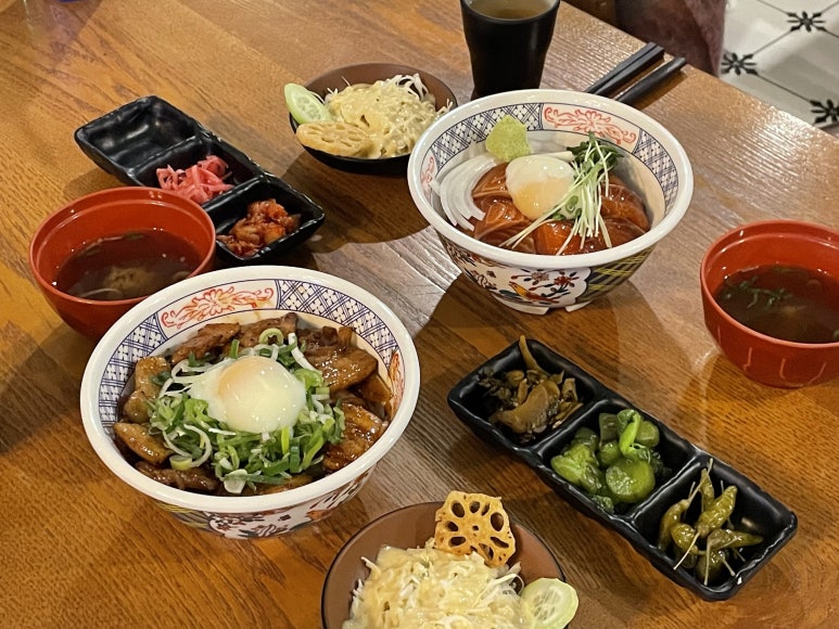 키햐아 연어&덮밥 이미지