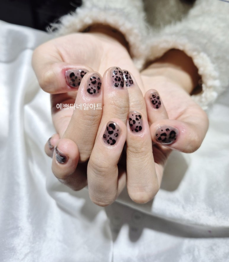 예쁘다네일아트 이미지