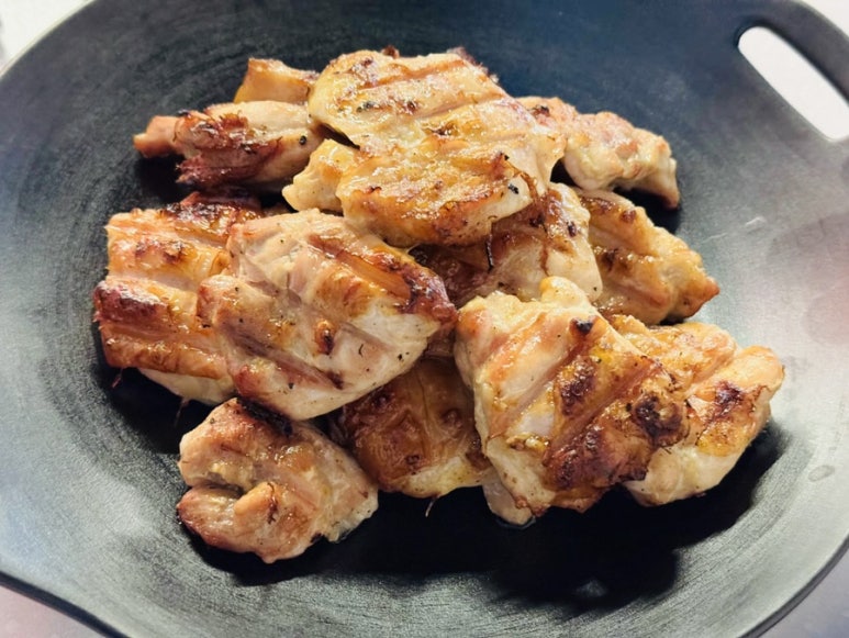 꼬꼬숯불두마리치킨 이미지
