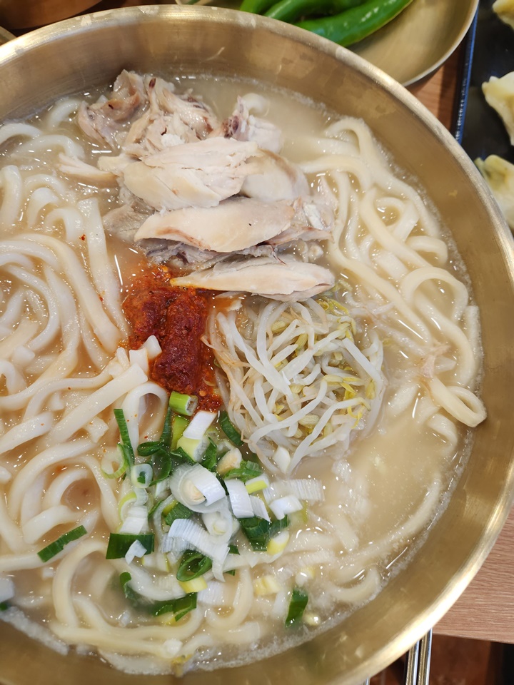 최고닭칼국수 이미지
