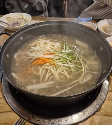 깊은솥칼국수 이미지