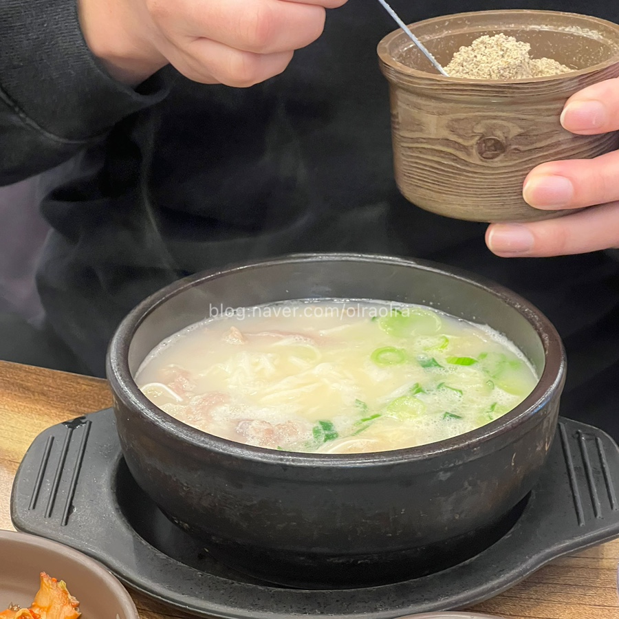 고향옥얼큰순대국 삼평점 사진 4