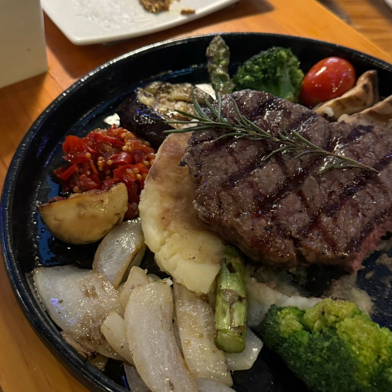 더몰트하우스 이미지