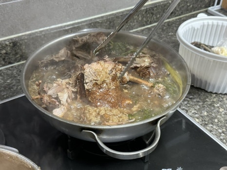 운향능이백숙 이미지