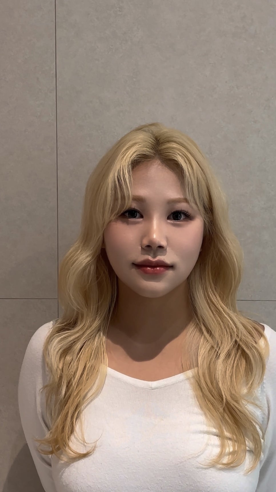 금발 미용실 이미지