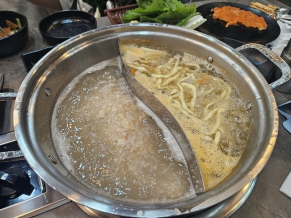 오대감보쌈칼국수 이미지