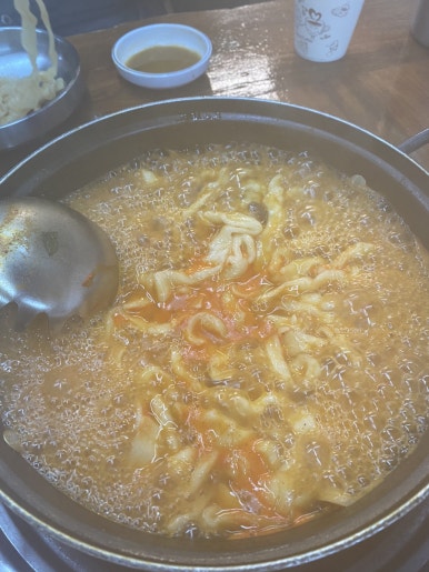 삐뚤이칼국수 이미지