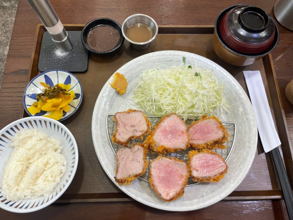 크레이지카츠현대백화점 이미지
