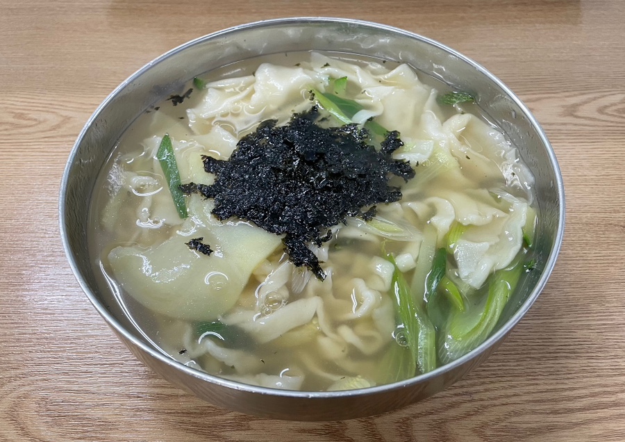 돌고래손칼국수 이미지