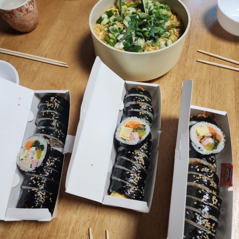나나김밥 이미지