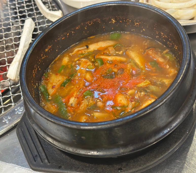 창고형 초벌 왕소금구이 이미지