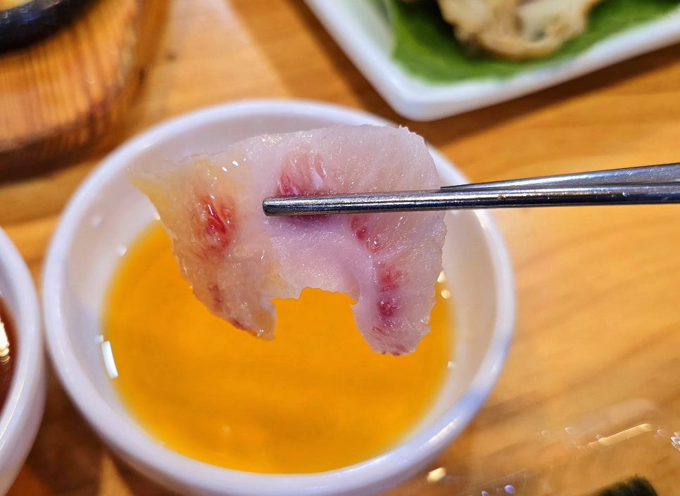 흑산도회식당 이미지