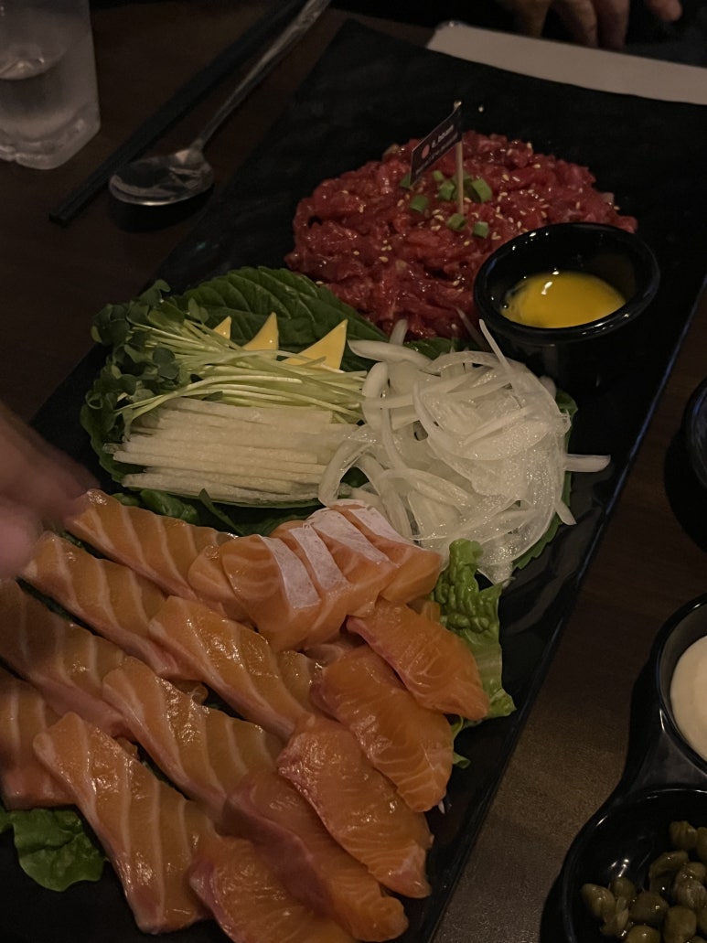 육회 밤바다 이미지
