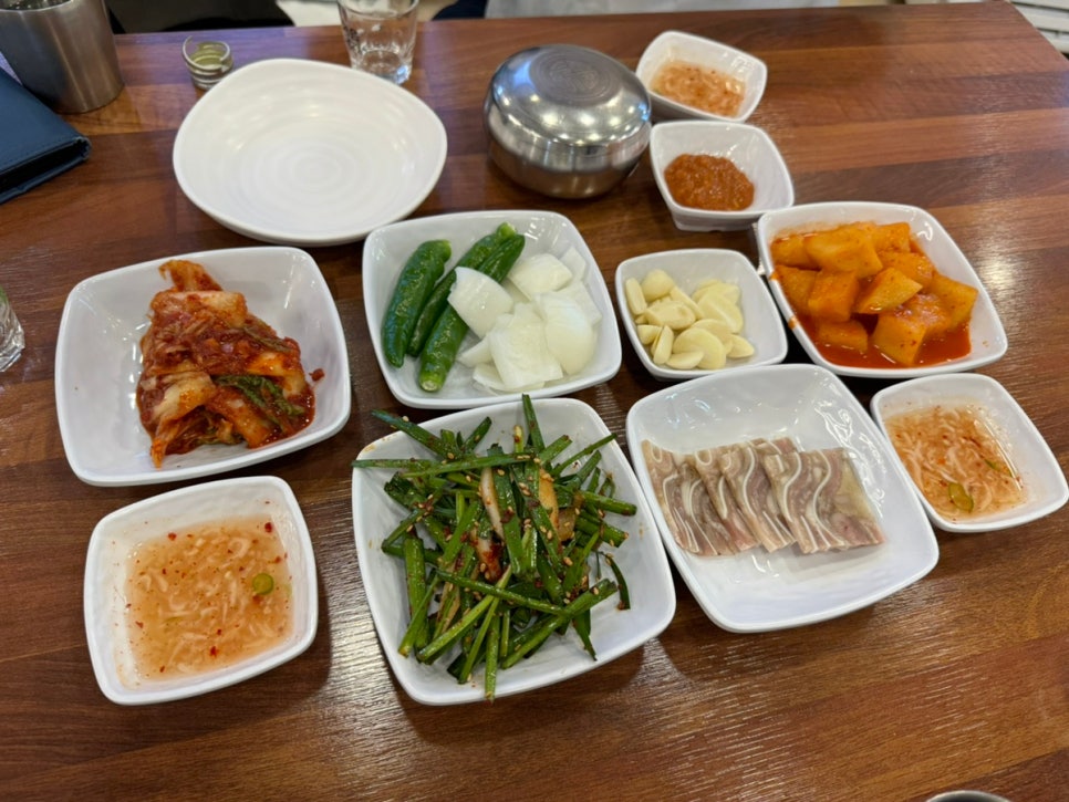 아바이왕족발 이미지