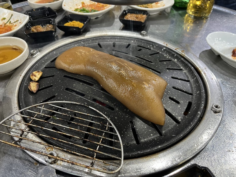 꿀먹은돼지 이미지